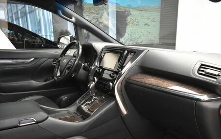 Toyota Alphard III, 2019 год, 3 990 000 рублей, 31 фотография
