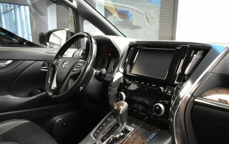 Toyota Alphard III, 2019 год, 3 990 000 рублей, 32 фотография