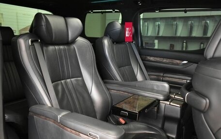 Toyota Alphard III, 2019 год, 3 990 000 рублей, 27 фотография