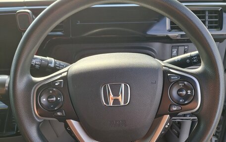 Honda Stepwgn IV, 2018 год, 1 800 000 рублей, 10 фотография