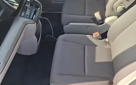 Honda Stepwgn IV, 2018 год, 1 800 000 рублей, 13 фотография