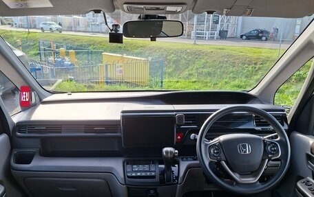 Honda Stepwgn IV, 2018 год, 1 800 000 рублей, 15 фотография
