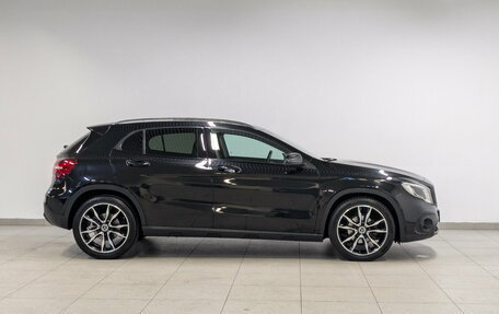 Mercedes-Benz GLA, 2019 год, 1 950 000 рублей, 4 фотография