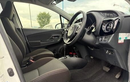 Toyota Vitz, 2020 год, 900 000 рублей, 11 фотография