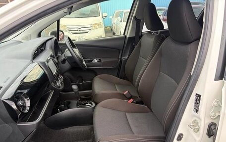 Toyota Vitz, 2020 год, 900 000 рублей, 23 фотография