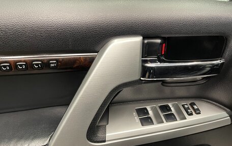Toyota Land Cruiser 200, 2015 год, 4 200 000 рублей, 13 фотография
