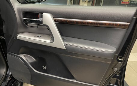 Toyota Land Cruiser 200, 2015 год, 4 200 000 рублей, 17 фотография