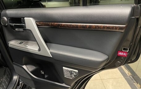 Toyota Land Cruiser 200, 2015 год, 4 200 000 рублей, 19 фотография