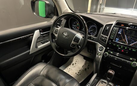 Toyota Land Cruiser 200, 2015 год, 4 200 000 рублей, 25 фотография