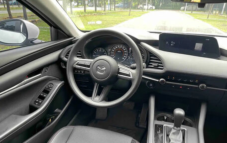 Mazda 3, 2023 год, 1 820 000 рублей, 16 фотография