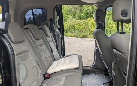 Renault Kangoo II рестайлинг, 2011 год, 400 000 рублей, 8 фотография