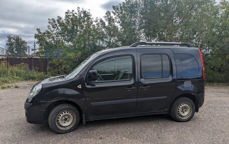 Renault Kangoo II рестайлинг, 2011 год, 400 000 рублей, 2 фотография