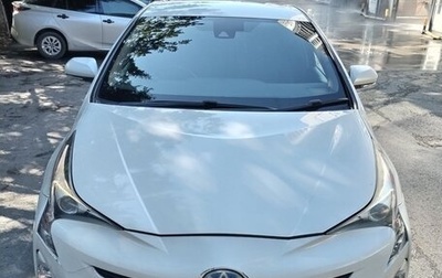Toyota Prius IV XW50, 2016 год, 1 050 000 рублей, 1 фотография