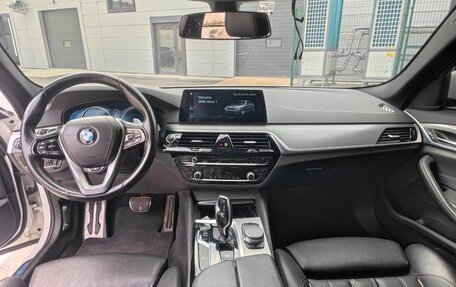 BMW 5 серия, 2017 год, 1 590 000 рублей, 6 фотография