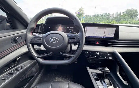 Hyundai Elantra, 2022 год, 1 400 000 рублей, 10 фотография