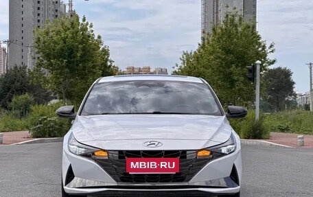 Hyundai Elantra, 2022 год, 1 400 000 рублей, 2 фотография