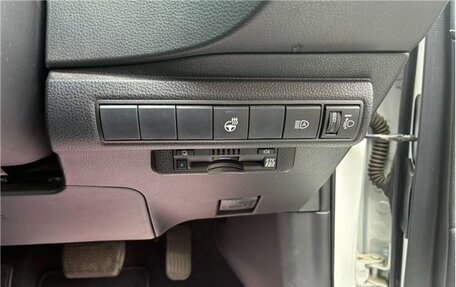 Toyota Corolla, 2019 год, 1 740 000 рублей, 14 фотография