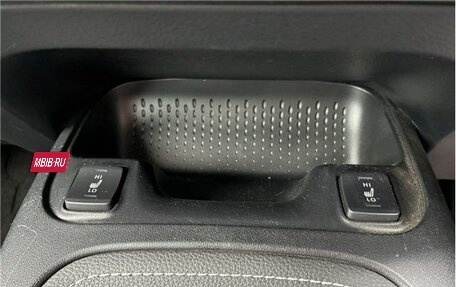 Toyota Corolla, 2019 год, 1 740 000 рублей, 10 фотография