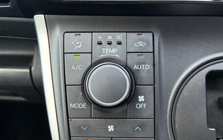 Toyota Wish II, 2017 год, 1 400 000 рублей, 16 фотография