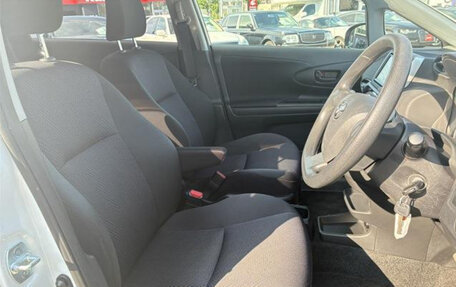 Toyota Wish II, 2017 год, 1 400 000 рублей, 13 фотография