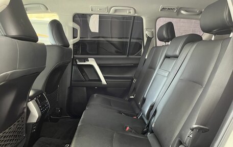 Toyota Land Cruiser Prado 150 рестайлинг 2, 2021 год, 7 100 000 рублей, 15 фотография