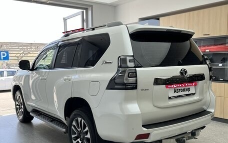 Toyota Land Cruiser Prado 150 рестайлинг 2, 2021 год, 7 100 000 рублей, 6 фотография