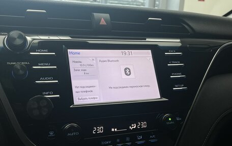 Toyota Camry, 2018 год, 2 400 000 рублей, 11 фотография