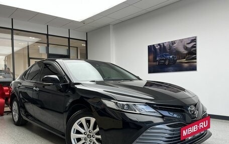 Toyota Camry, 2018 год, 2 400 000 рублей, 3 фотография