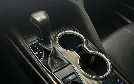 Toyota Camry, 2018 год, 2 400 000 рублей, 10 фотография