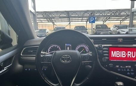 Toyota Camry, 2018 год, 2 400 000 рублей, 9 фотография