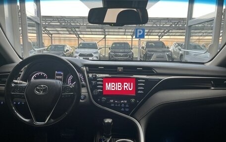Toyota Camry, 2018 год, 2 400 000 рублей, 8 фотография