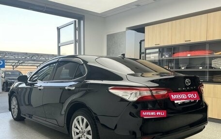 Toyota Camry, 2018 год, 2 400 000 рублей, 6 фотография