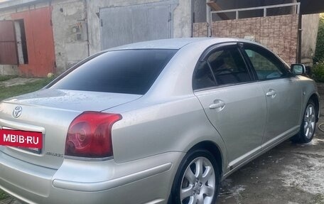 Toyota Avensis III рестайлинг, 2005 год, 720 000 рублей, 3 фотография