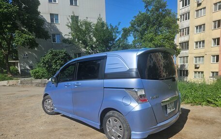 Honda Freed I, 2012 год, 750 000 рублей, 3 фотография
