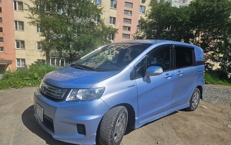 Honda Freed I, 2012 год, 750 000 рублей, 2 фотография