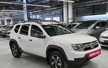 Renault Duster I рестайлинг, 2016 год, 929 000 рублей, 2 фотография