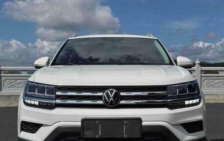 Volkswagen Tharu, 2022 год, 1 654 000 рублей, 2 фотография