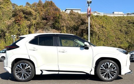 Toyota Yaris Cross, 2022 год, 1 371 000 рублей, 7 фотография