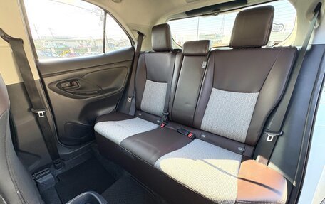 Toyota Yaris Cross, 2022 год, 1 371 000 рублей, 22 фотография