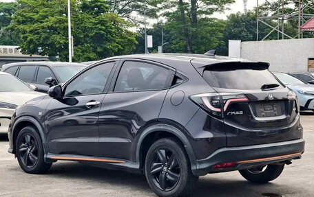 Honda Vezel, 2022 год, 1 450 001 рублей, 4 фотография