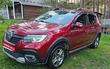 Renault Sandero II рестайлинг, 2020 год, 1 300 000 рублей, 2 фотография