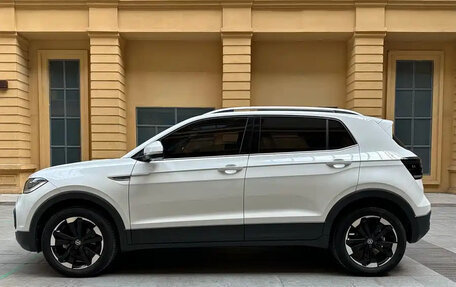 Volkswagen T-Cross I, 2022 год, 1 250 001 рублей, 7 фотография