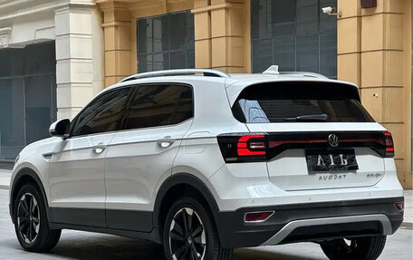 Volkswagen T-Cross I, 2022 год, 1 250 001 рублей, 6 фотография