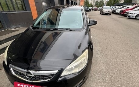 Opel Astra J, 2011 год, 425 000 рублей, 3 фотография