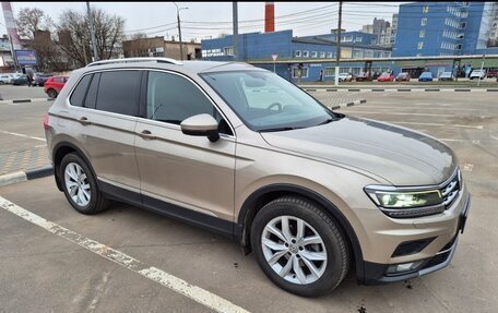 Volkswagen Tiguan II, 2017 год, 2 400 000 рублей, 3 фотография
