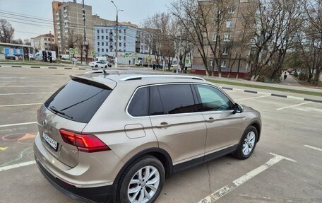 Volkswagen Tiguan II, 2017 год, 2 400 000 рублей, 6 фотография