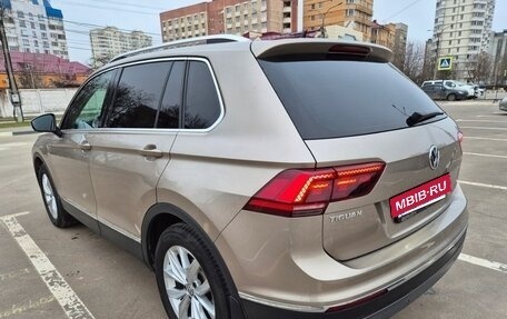 Volkswagen Tiguan II, 2017 год, 2 400 000 рублей, 5 фотография