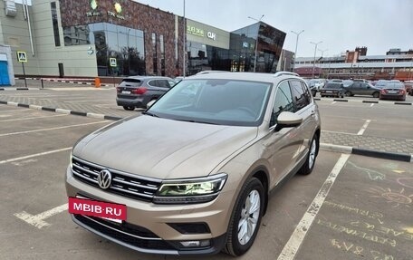 Volkswagen Tiguan II, 2017 год, 2 400 000 рублей, 4 фотография