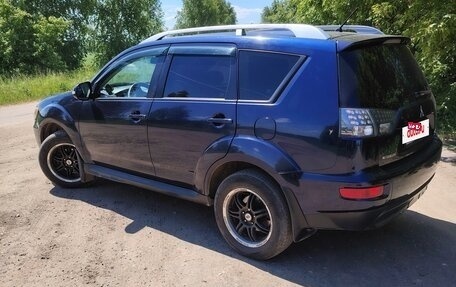 Mitsubishi Outlander III рестайлинг 3, 2010 год, 930 000 рублей, 4 фотография