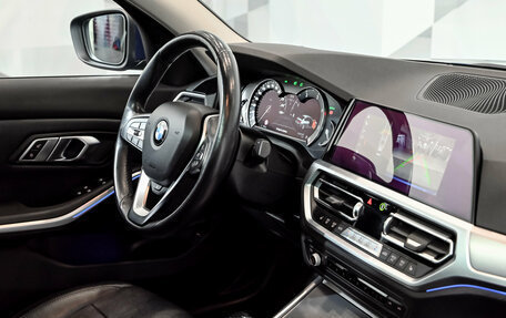 BMW 3 серия, 2019 год, 3 900 000 рублей, 12 фотография
